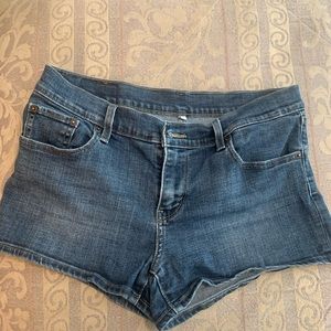 Levi’s Women’s Size 29 Jean Shorts.